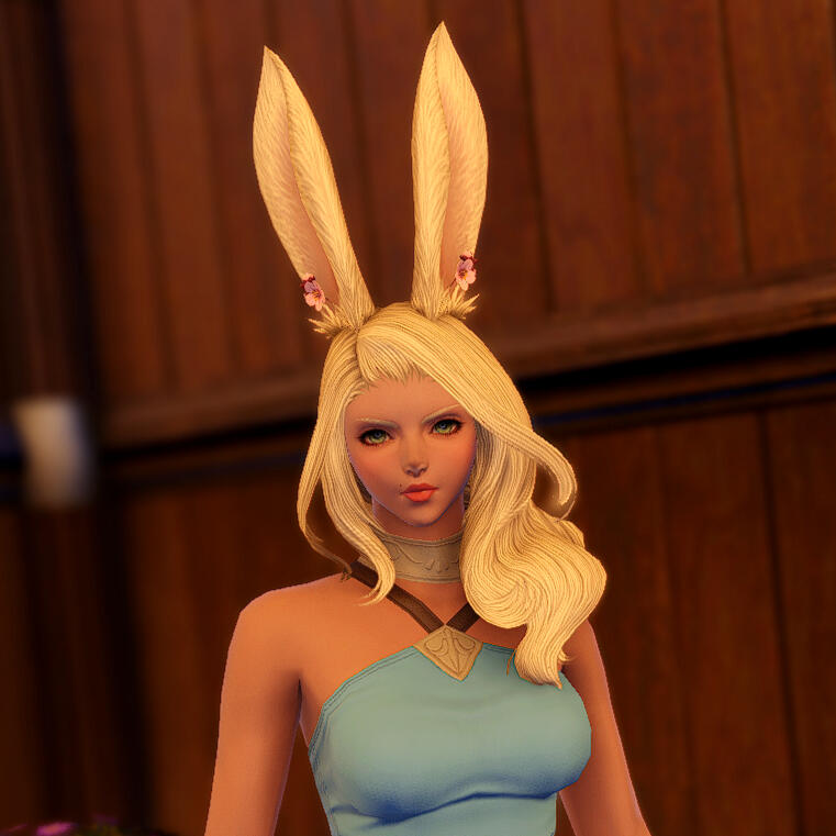 A picture of Jessica Biscuit, a female viera with light blue hair that has pink highlights. She is waving.